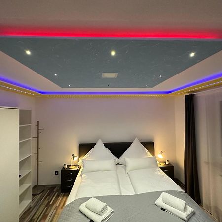 Modern Apartments Neuburg P - Top - 2 Zimmer, Komfort, Balkon, Wi-Fi, Smart Tv, Grosse Dusche, Kueche ノイブルク・アン・デア・ドナウ エクステリア 写真