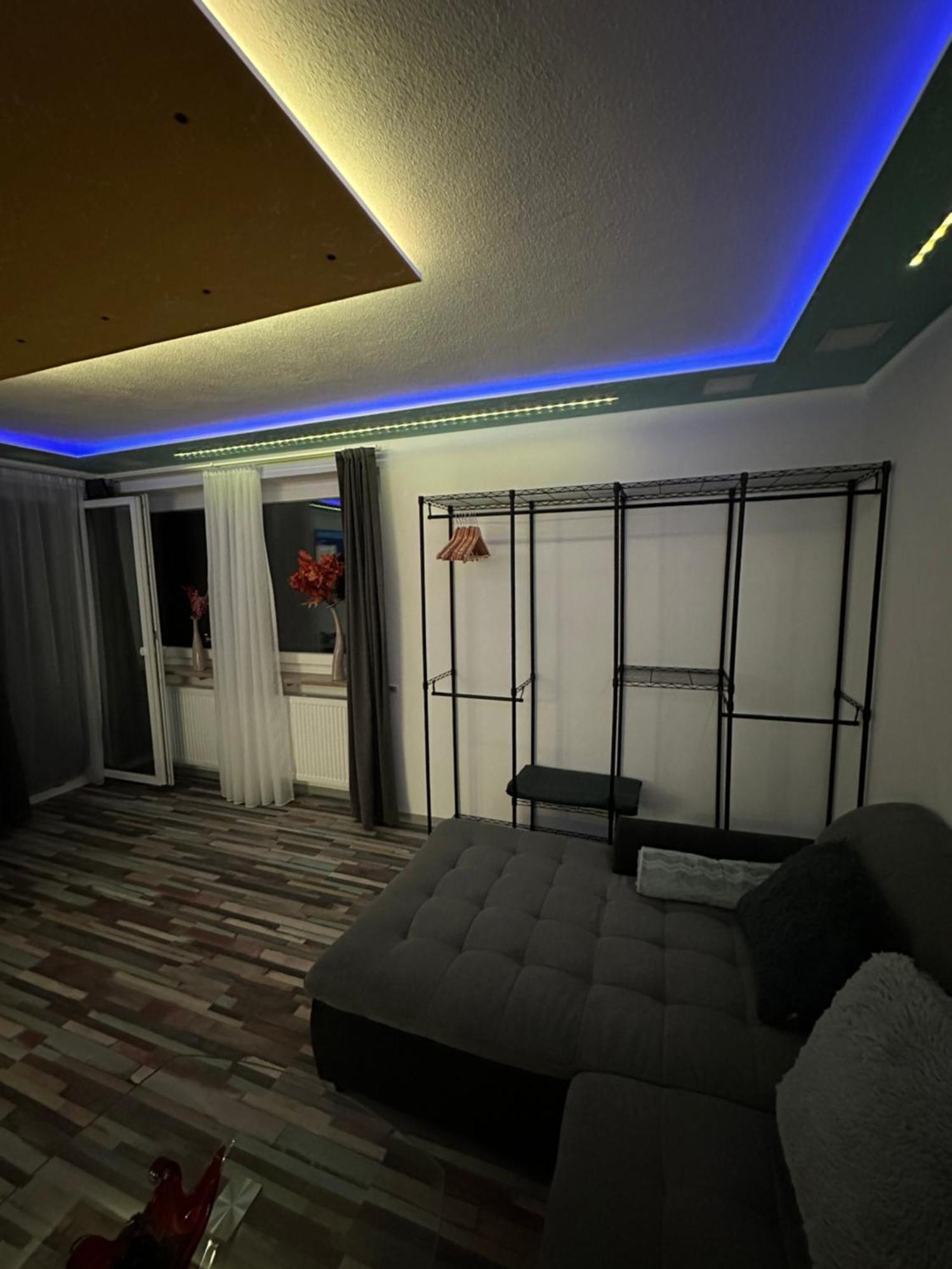 Modern Apartments Neuburg P - Top - 2 Zimmer, Komfort, Balkon, Wi-Fi, Smart Tv, Grosse Dusche, Kueche ノイブルク・アン・デア・ドナウ エクステリア 写真
