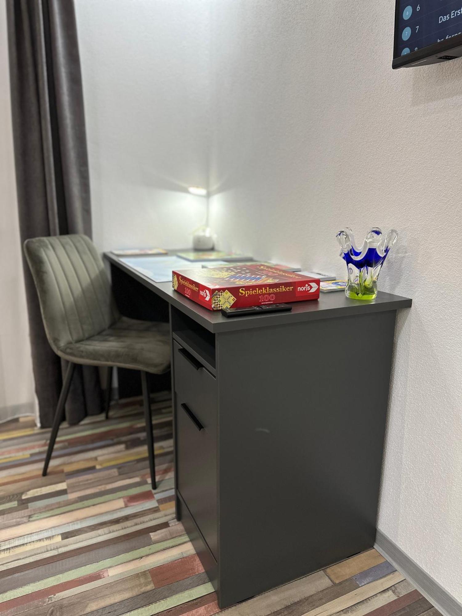 Modern Apartments Neuburg P - Top - 2 Zimmer, Komfort, Balkon, Wi-Fi, Smart Tv, Grosse Dusche, Kueche ノイブルク・アン・デア・ドナウ エクステリア 写真