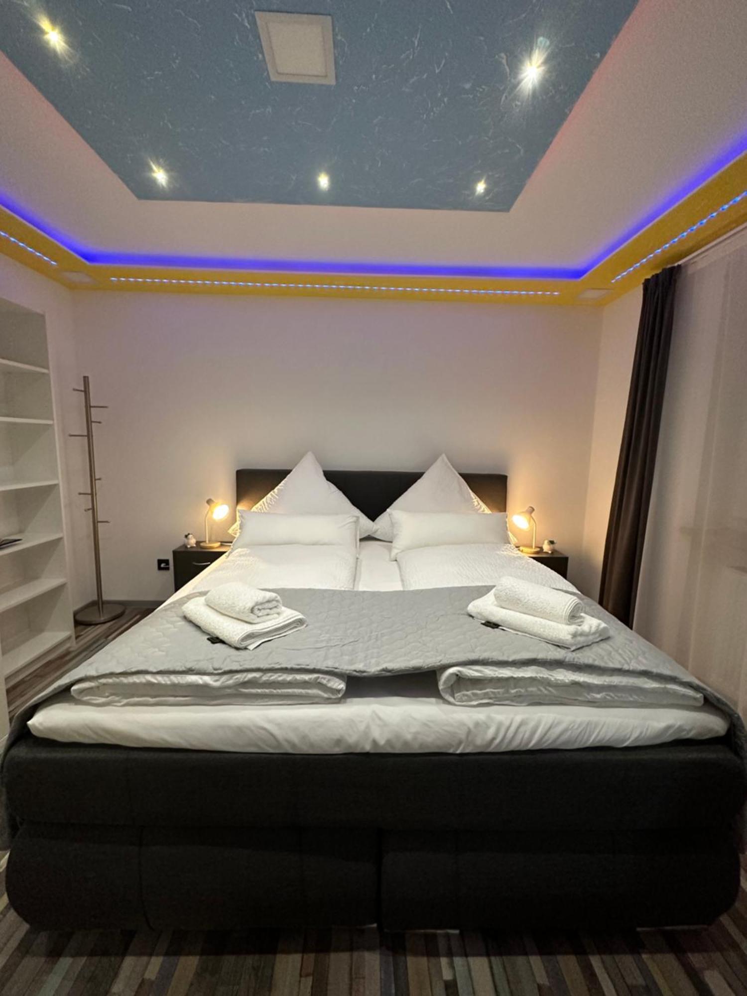 Modern Apartments Neuburg P - Top - 2 Zimmer, Komfort, Balkon, Wi-Fi, Smart Tv, Grosse Dusche, Kueche ノイブルク・アン・デア・ドナウ エクステリア 写真