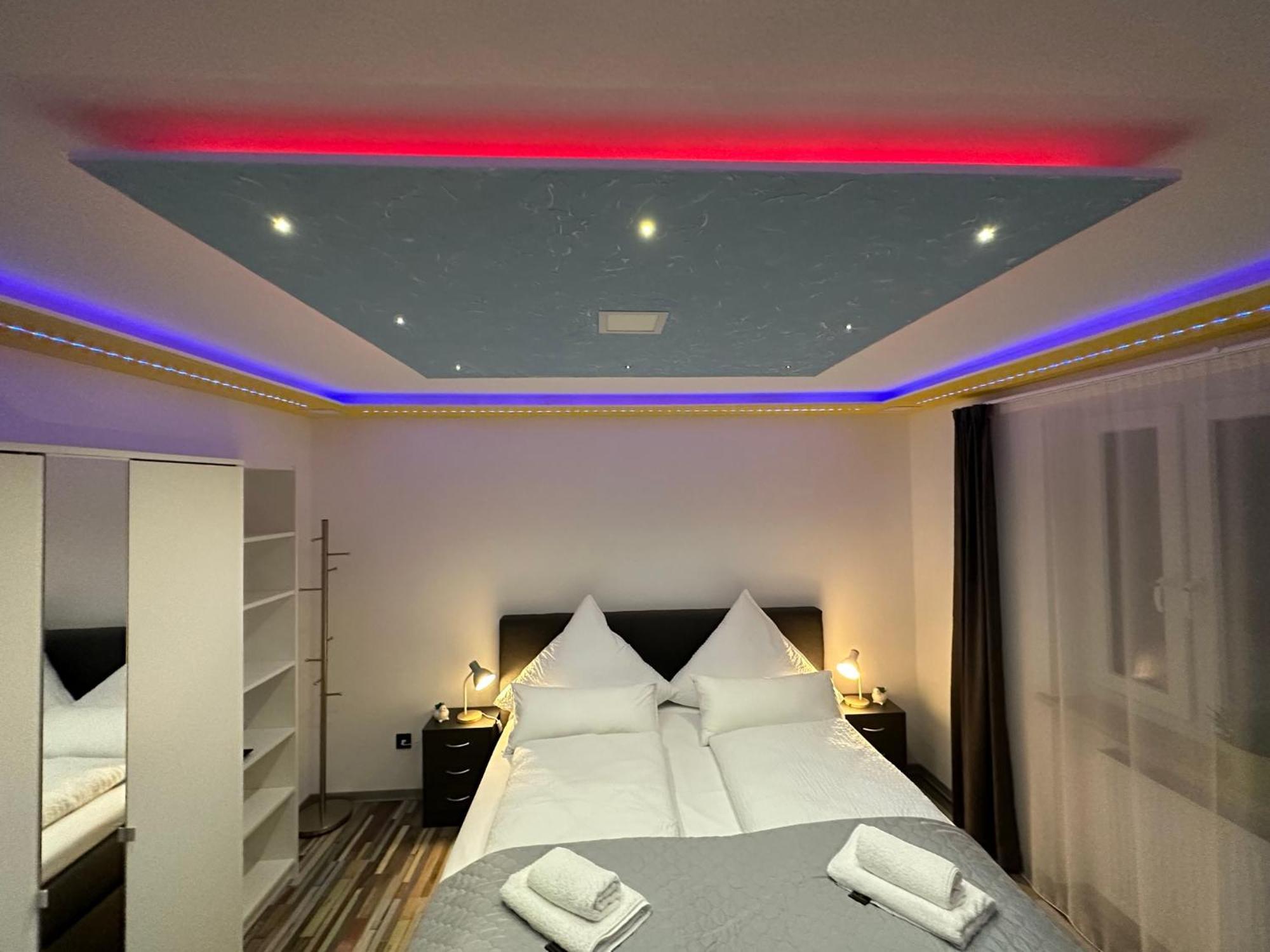 Modern Apartments Neuburg P - Top - 2 Zimmer, Komfort, Balkon, Wi-Fi, Smart Tv, Grosse Dusche, Kueche ノイブルク・アン・デア・ドナウ エクステリア 写真