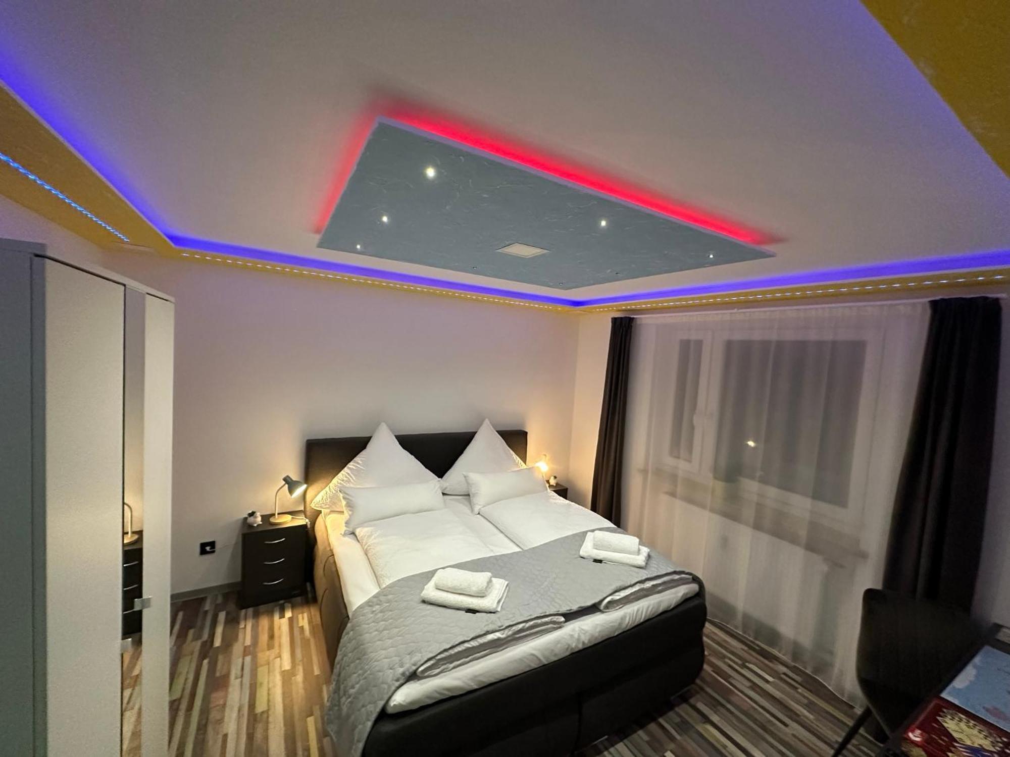 Modern Apartments Neuburg P - Top - 2 Zimmer, Komfort, Balkon, Wi-Fi, Smart Tv, Grosse Dusche, Kueche ノイブルク・アン・デア・ドナウ エクステリア 写真