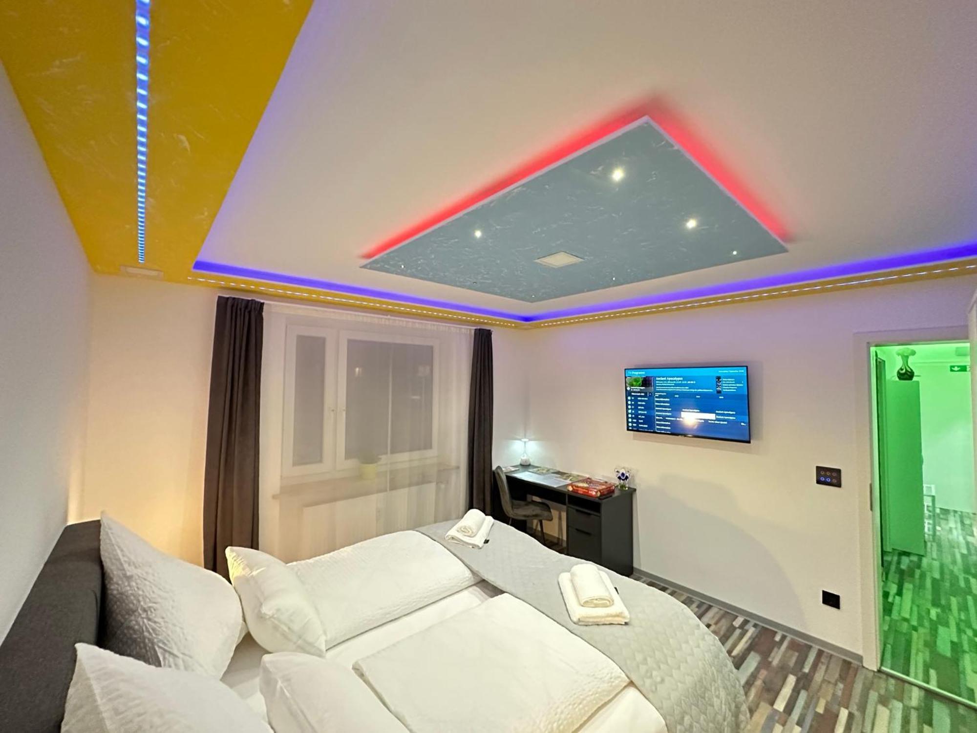 Modern Apartments Neuburg P - Top - 2 Zimmer, Komfort, Balkon, Wi-Fi, Smart Tv, Grosse Dusche, Kueche ノイブルク・アン・デア・ドナウ エクステリア 写真