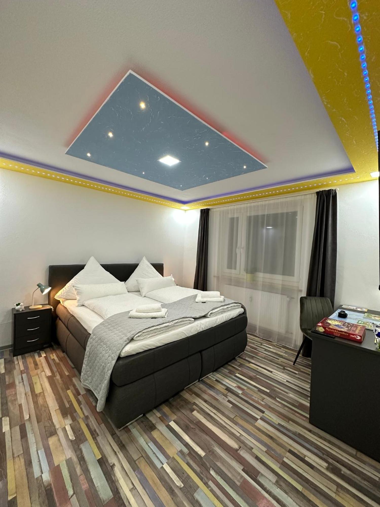 Modern Apartments Neuburg P - Top - 2 Zimmer, Komfort, Balkon, Wi-Fi, Smart Tv, Grosse Dusche, Kueche ノイブルク・アン・デア・ドナウ エクステリア 写真
